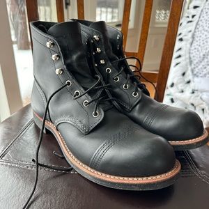 8114 Red Wing Iron Ranger. Black. 11D. Beautiful Boots!